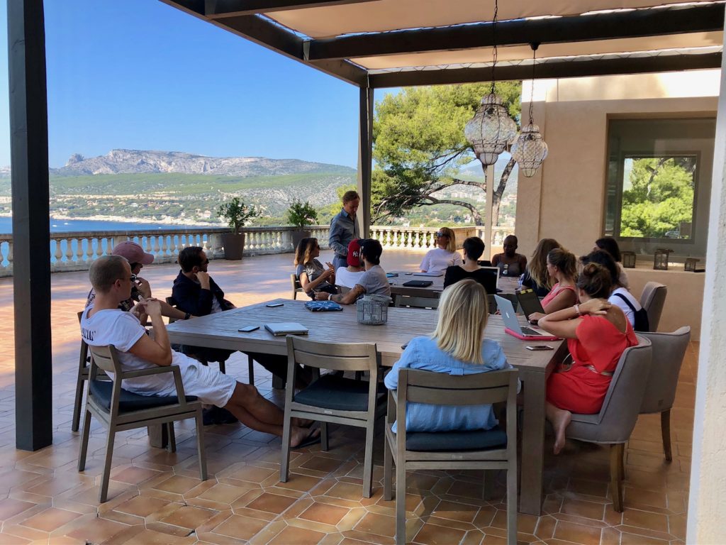 réunion d'équipe en Provence - Seminaire à Cassis face mer
