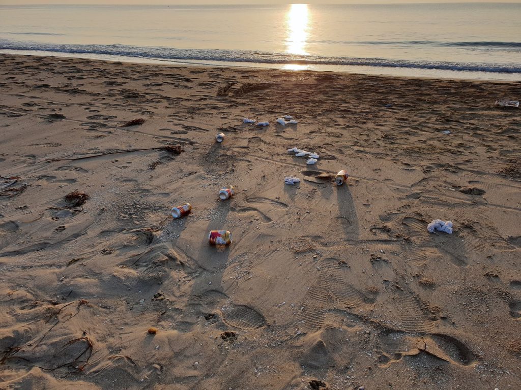 ramassage des déchets sur la plage