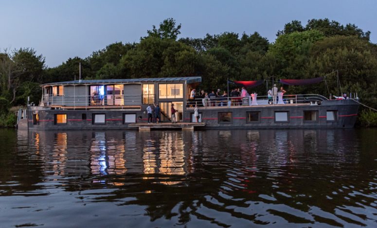 Une réunion sur un bateau à Nantes