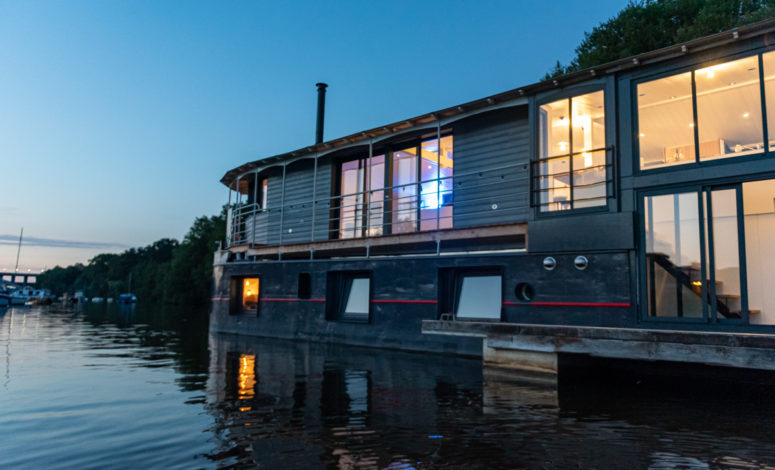 Une réunion sur un bateau à Nantes