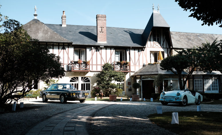 Manoir du Lys avec sa façade à colombages pour un séminaire à la campagne