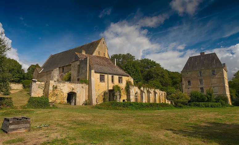 Une ancienne abbaye cistercienne entre Tours et Le Mans pour vos événements d'entreprise