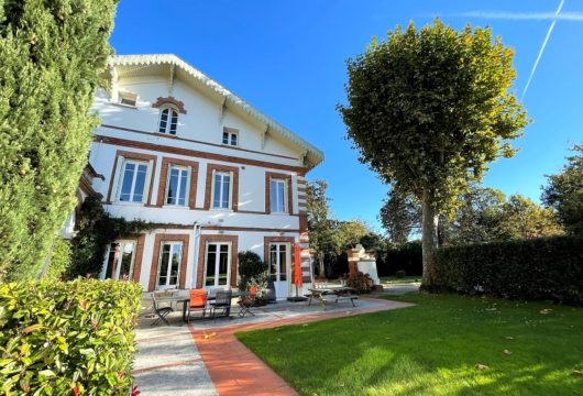 Belle maison d'affaires à Toulouse