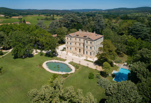 Luxueux château proche d'Avignon