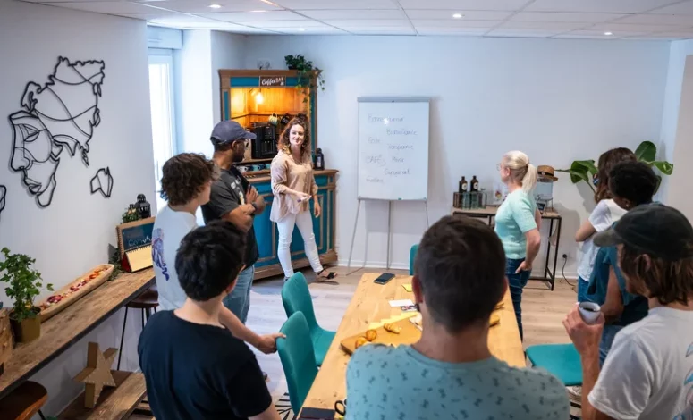 Animation d’un atelier collaboratif dans un espace de réunion à Nantes