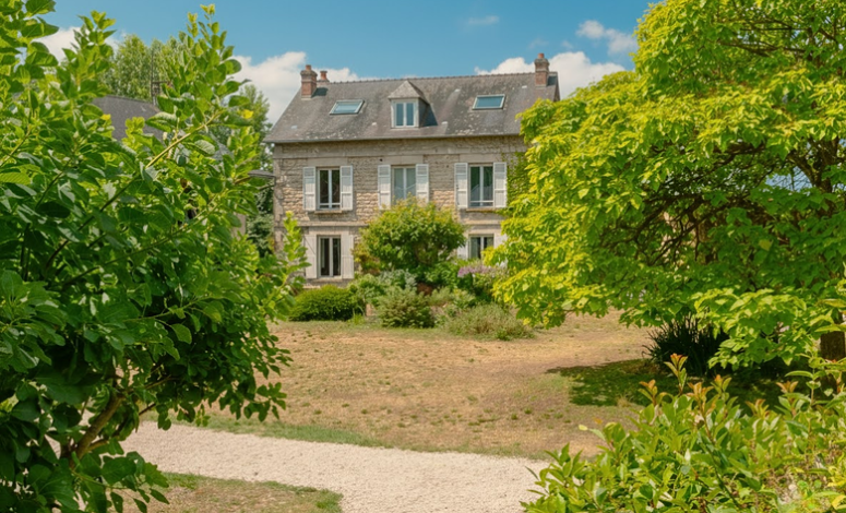 Vue extérieur d'un gîte pour séminaire au vert proche de Paris