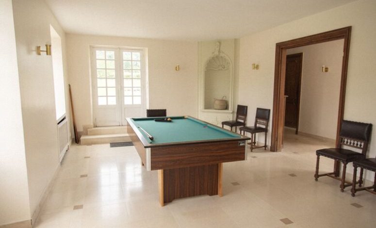 Espace billard dans un lieu de séminaire au vert en Ile de France
