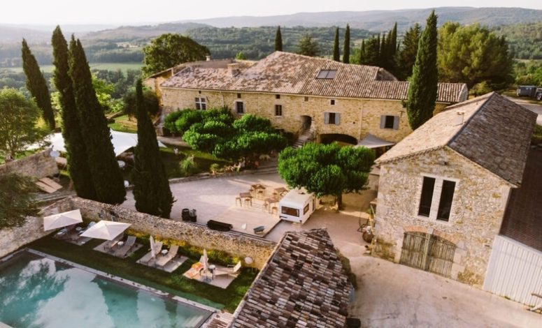 Domaine avec piscine pour séminaire d’entreprise dans le Gard