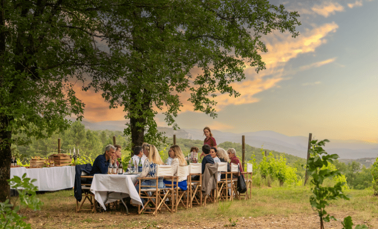 Séminaire de cohésion , en occitane . Profitez des extérieurs pour des moments conviviaux
