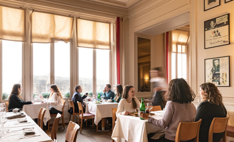 Salle de restauration dans un hotels au mont saint michel