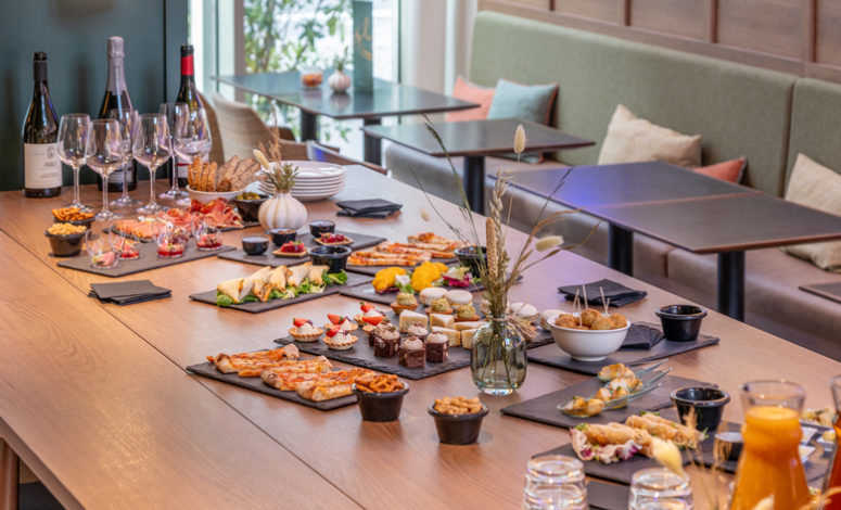 Buffet traiteur pour réunion professionnelle en salle séminaire nantes à Nantes