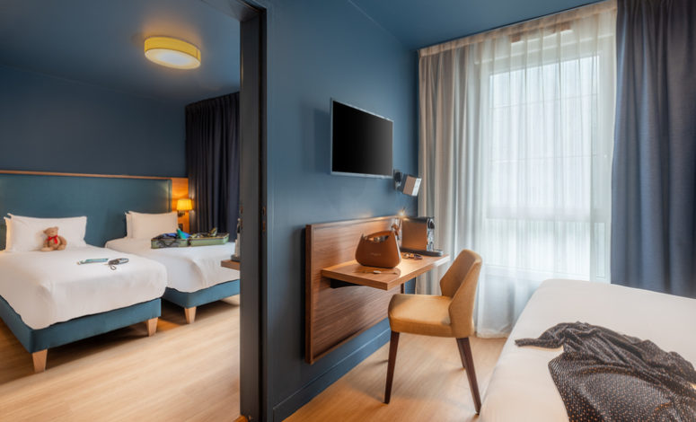 Chambre lumineuse idéale pour un séjour professionnel avec salle séminaire nantes