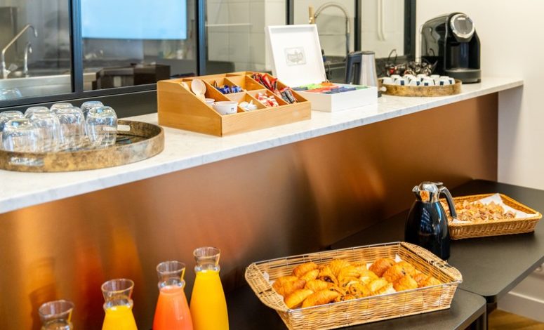 petit buffet pour pause café et viennoiserie durant un séminaire paris