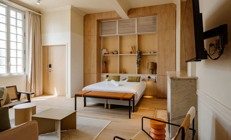 Chambre double cosy pour séminaires La Rochelle, décoration sobre et reposante