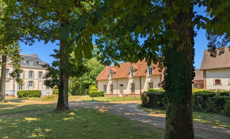 Château pour Séminaire entouré d'un parc et jardin arboré