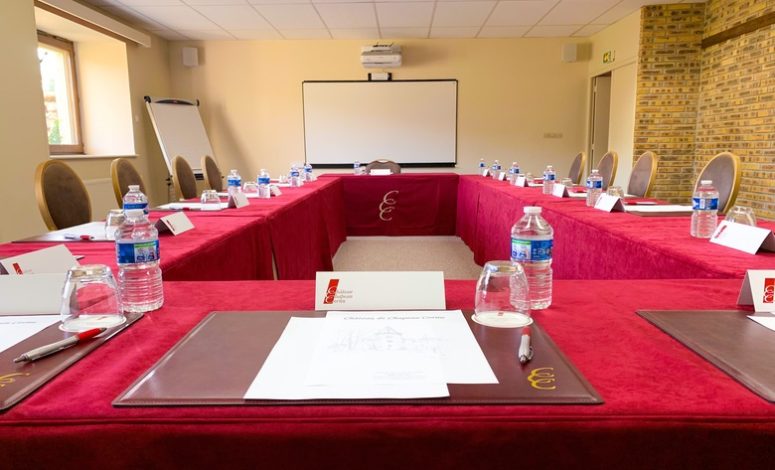 salle de réunion pour événement pro dans un hotel spa en isere
