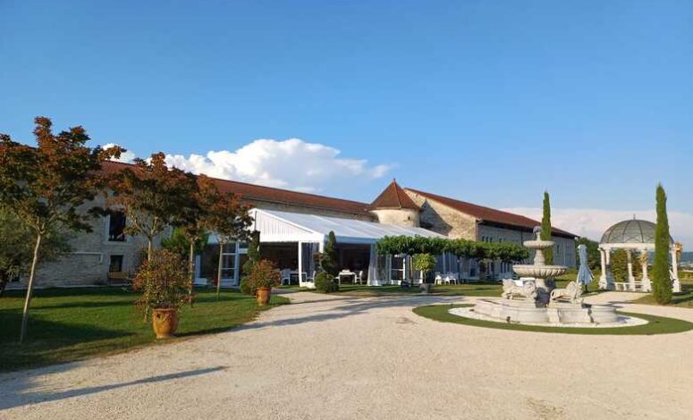 cours extérieur dans un hotel spa en isere