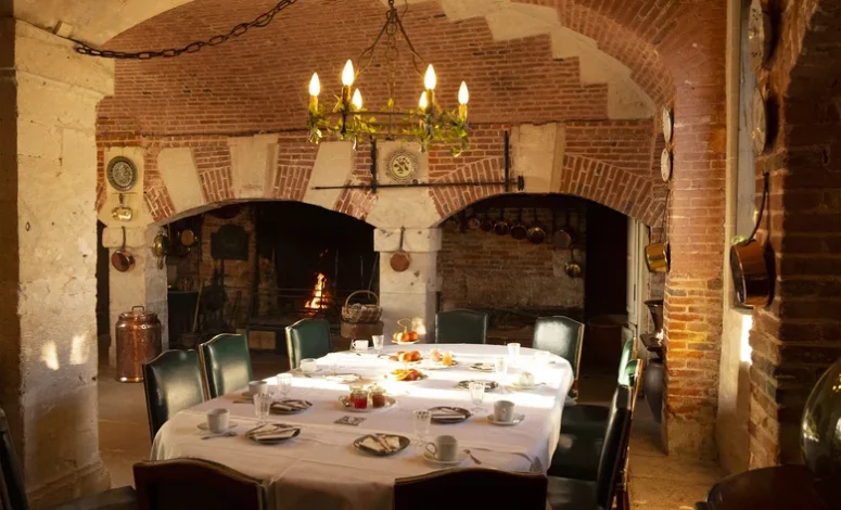 Salle de restauration du château d'Aloïs - repas de séminaire dans un château - Normandie