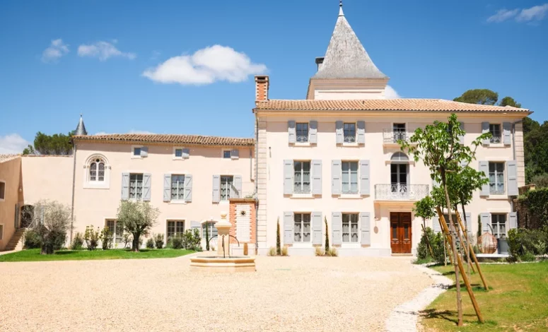 Façade du château du XVIe siècle, séminaire château Hérault