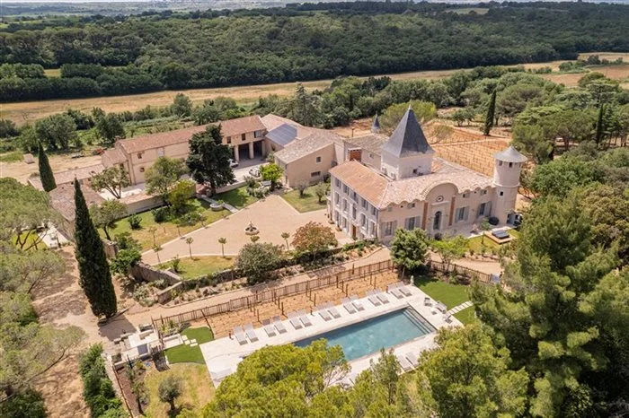 Vue aérienne du château et de son parc, lieu séminaire écoresponsable Occitanie