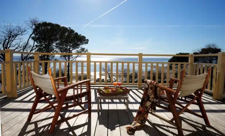 Terrasse avec vue sur le Bassin pour une réunion au grand air près d’Arcachon