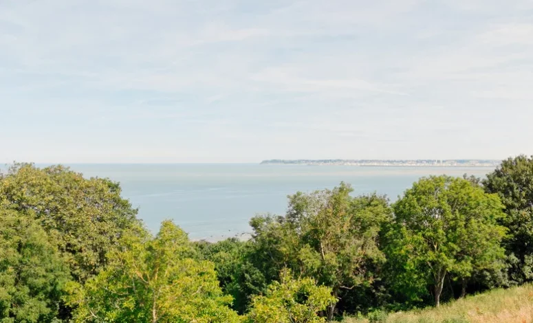 Vue sur la mer depuis le domaine, un cadre naturel pour un séminaire près de Deauville